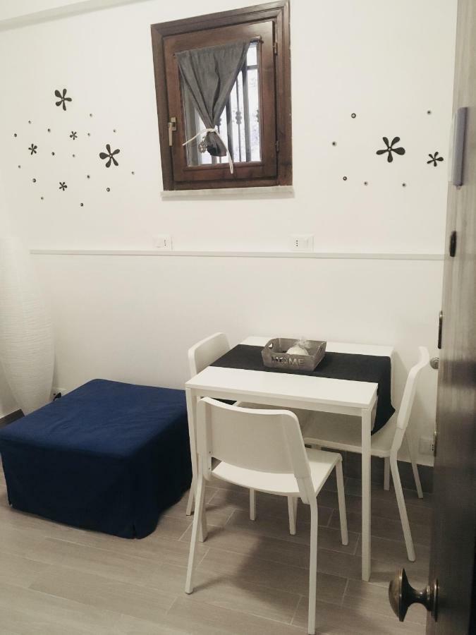 Around Cassaro Holiday House Palermo Exteriör bild